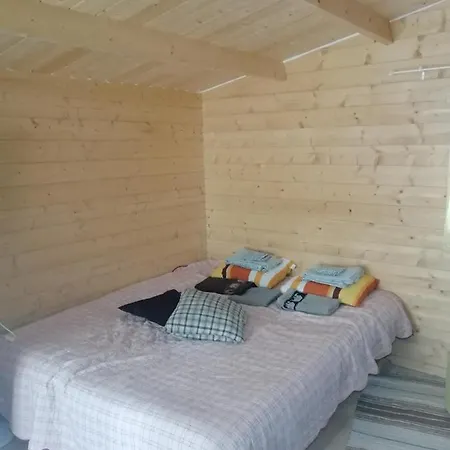 Saunaga Puhkemaja Kullamaal بيت للعطل *
